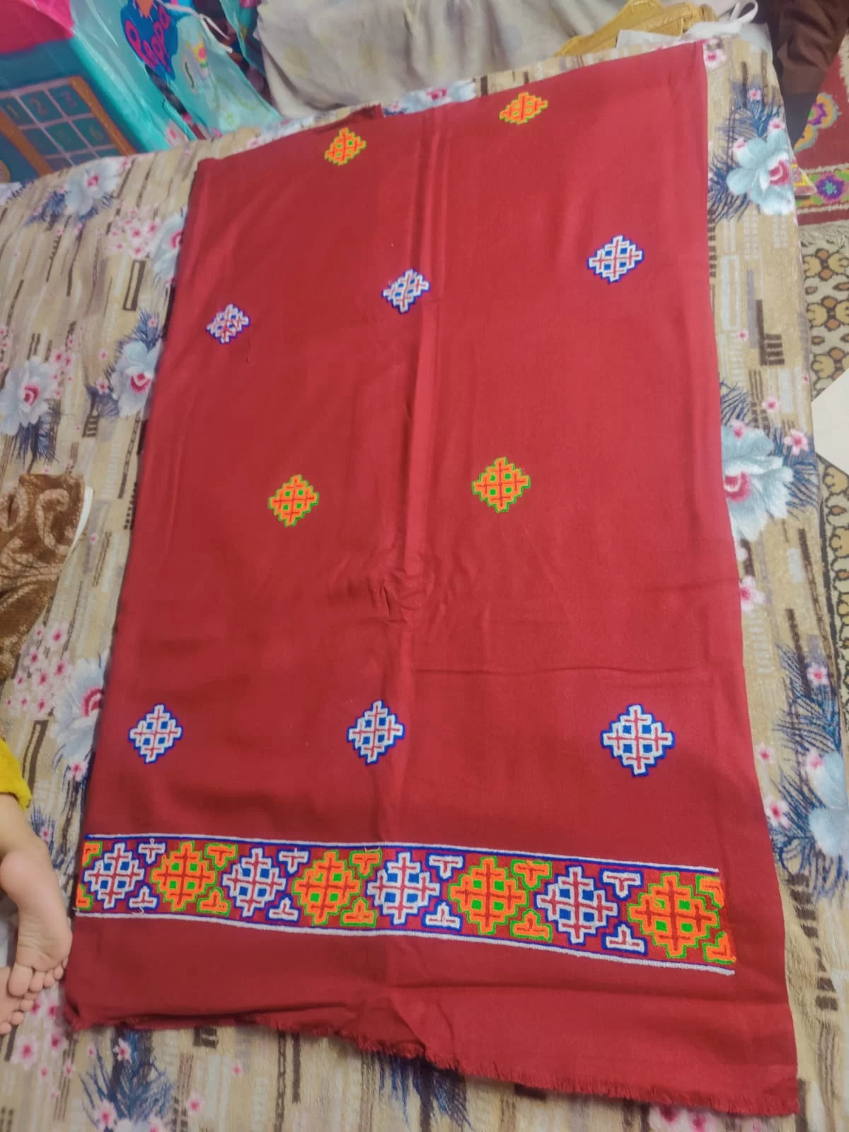 kullu patti woolen suit 4 meter with stole maroon 1800.00 aruna kullu handloom