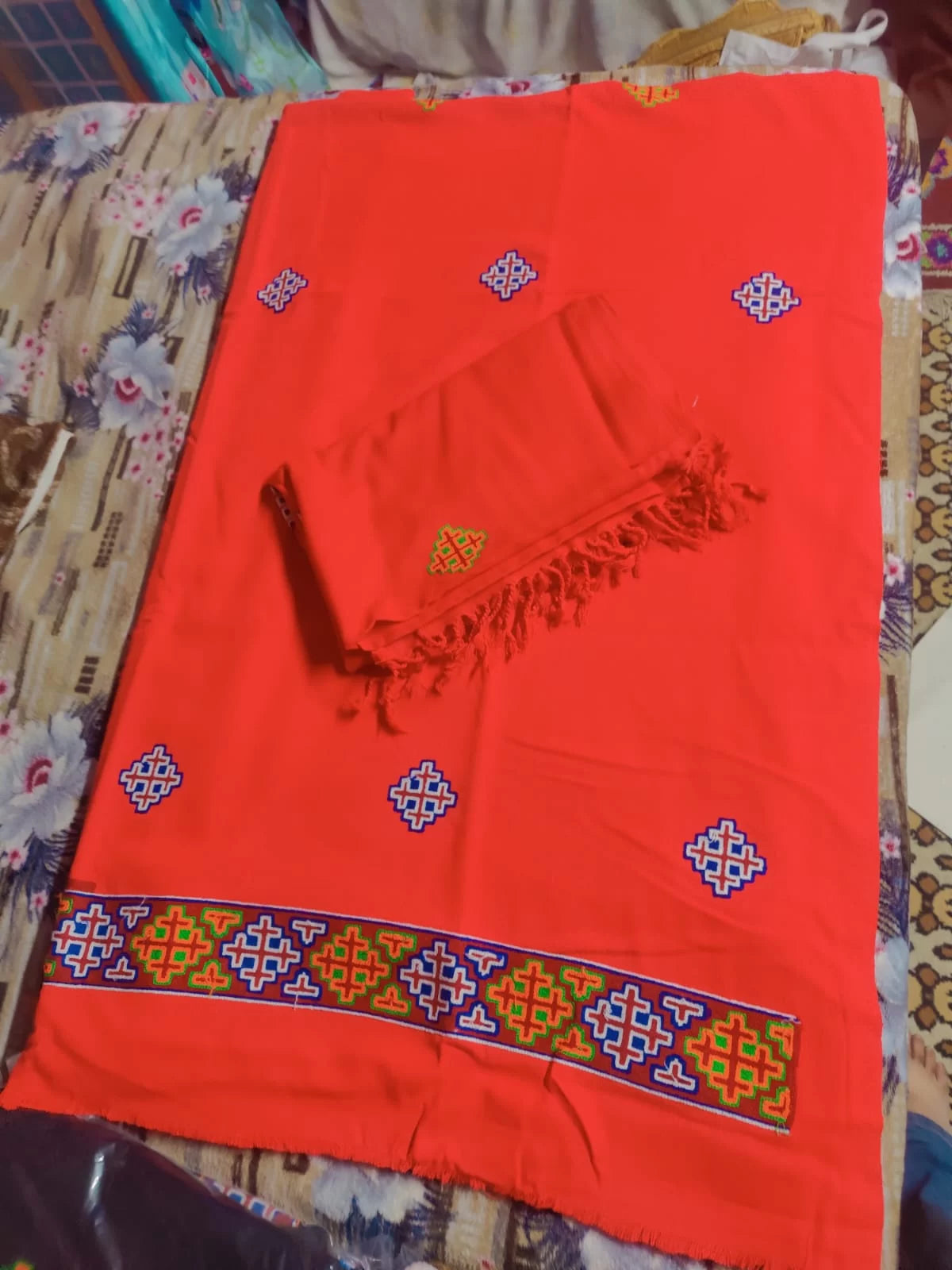 kullu patti woolen suit 4 meter with stole red 1800.00 aruna kullu handloom