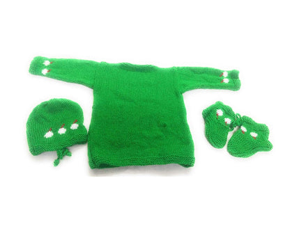 The PURE WOOL NEW BORN BABY SET GREEN from aruna kullu handloom offers cozy and warm woolen clothes for your little one.