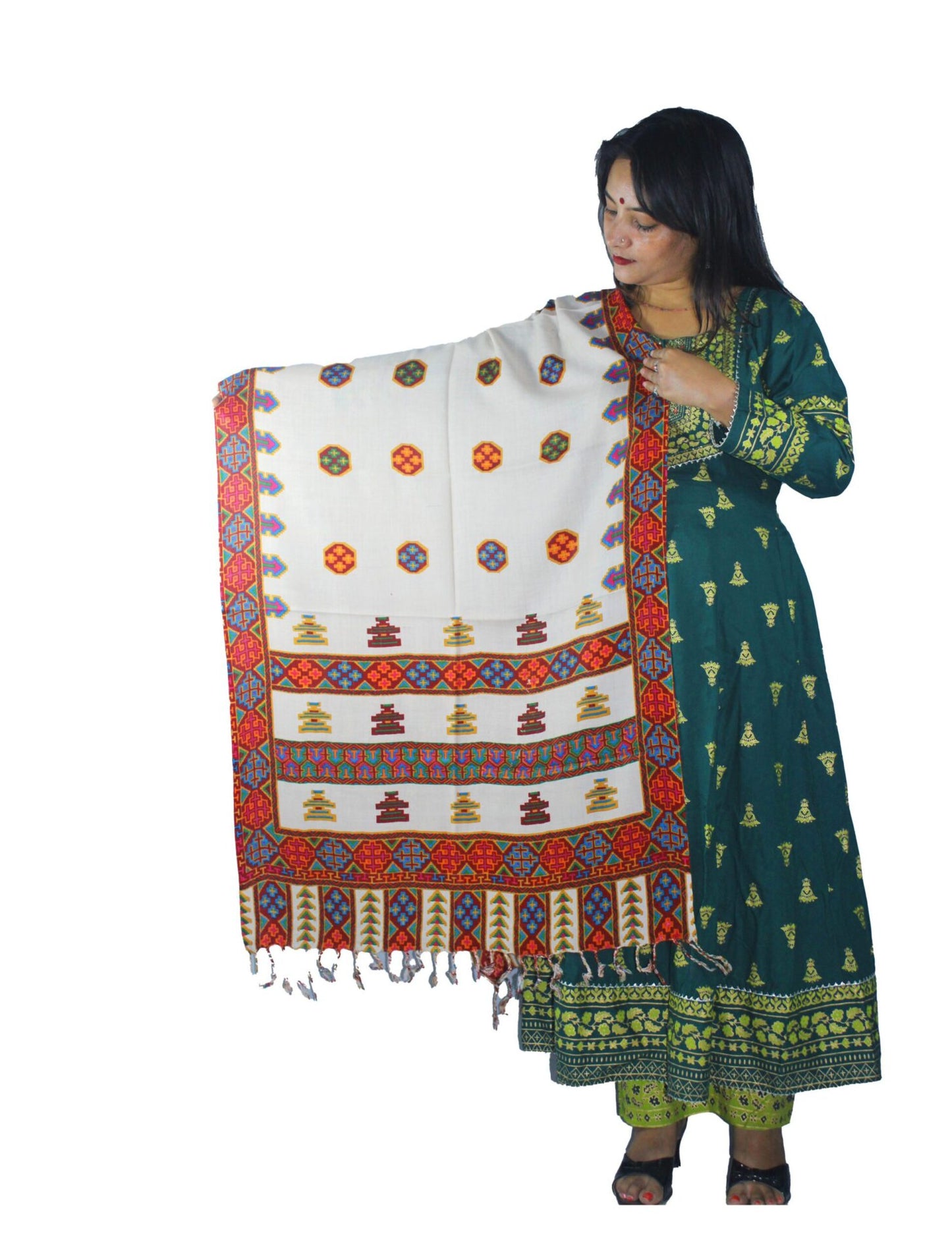 bhuttico stole himachali head scarf Pahadi head scarf pahadi scarf for ladies rahide scarf rahide Himachal Pradesh kullu stole online