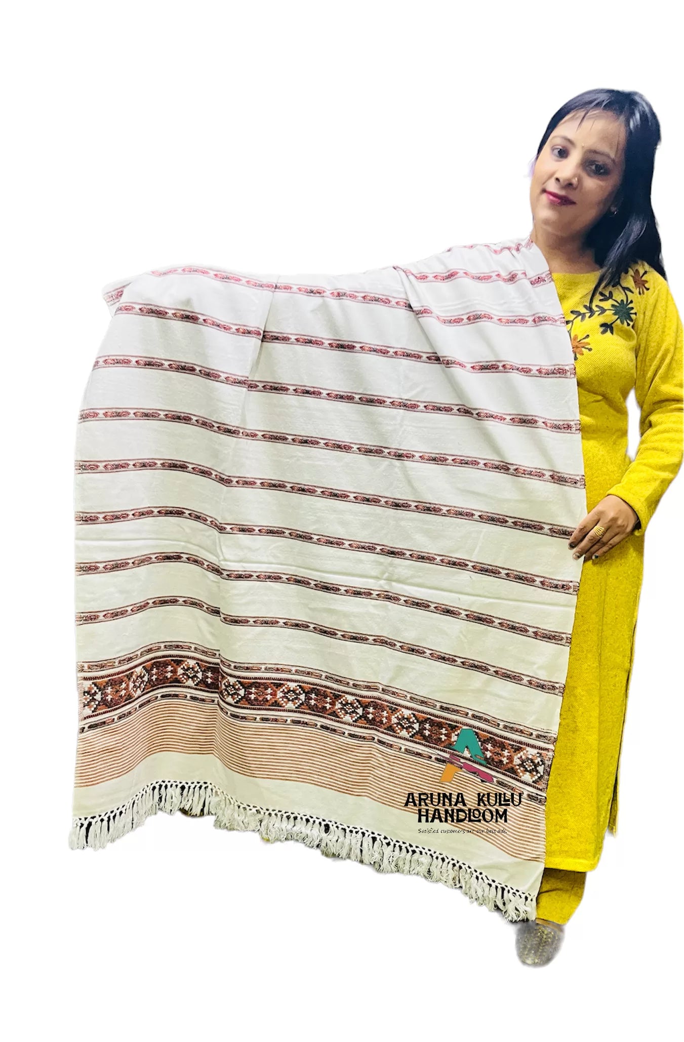 kullu shawl for woman/girls natural wool white pashmina with all over design 1499.00 aruna kullu handloom