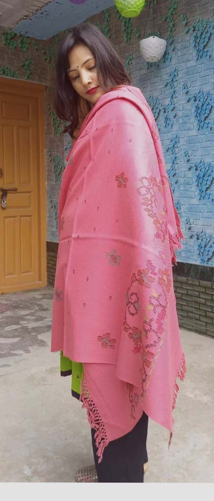 FLOWER DESIGN KULLU SHAWL PINK